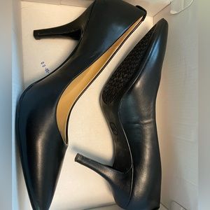 Michael Kors black leather pumps womens 7